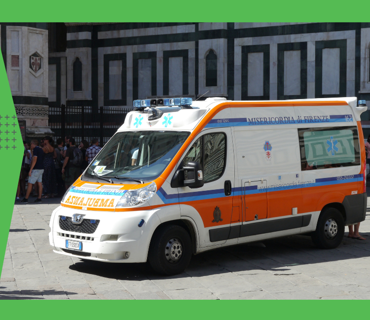 ambulância 24 horas para atender os pacientes